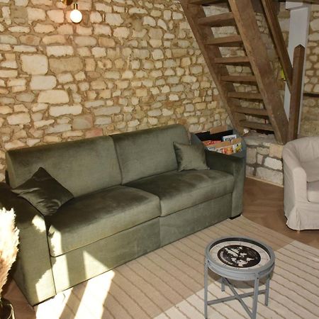 Maisonnette Du Bonheur - Vue Campagne - Baignoire Balneo 32 Jets - Lits Queen Size Vadencourt  Extérieur photo